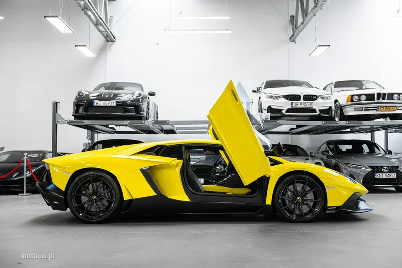 Lamborghini Aventador 29