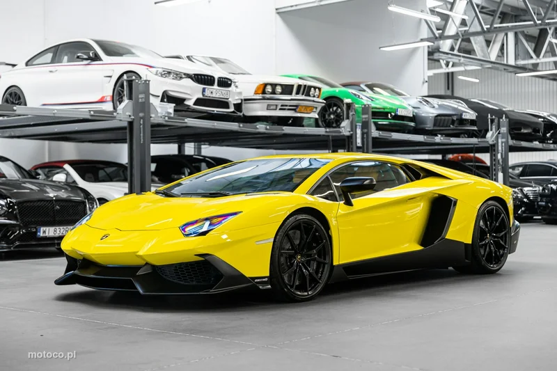 Lamborghini Aventador 6
