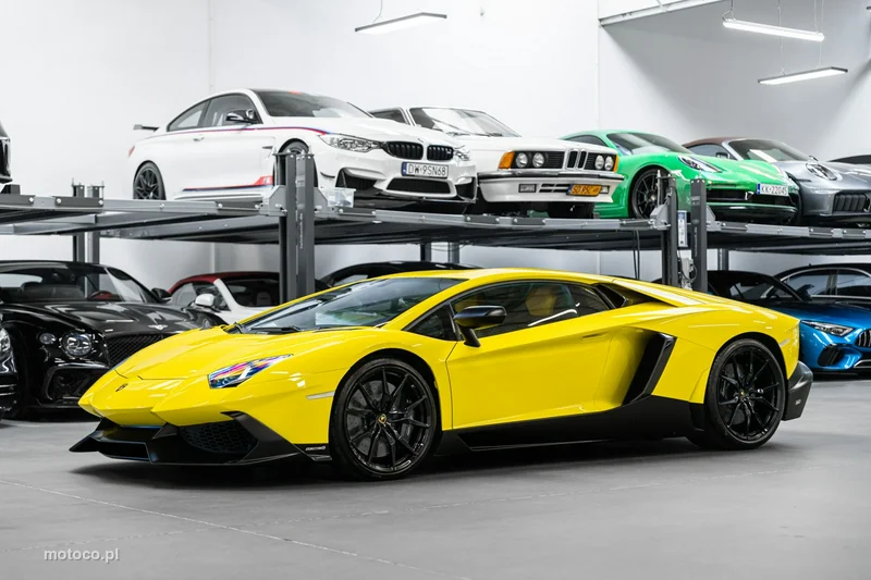 Lamborghini Aventador 7