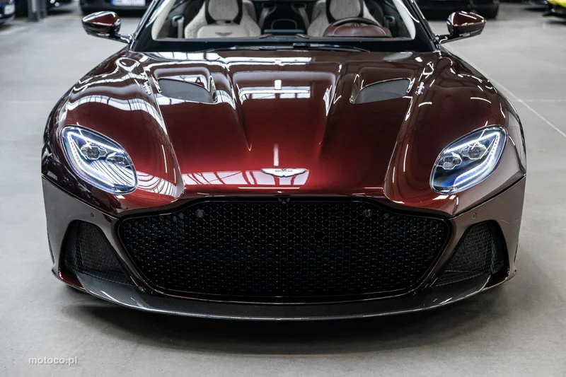 Aston Martin DBS 11