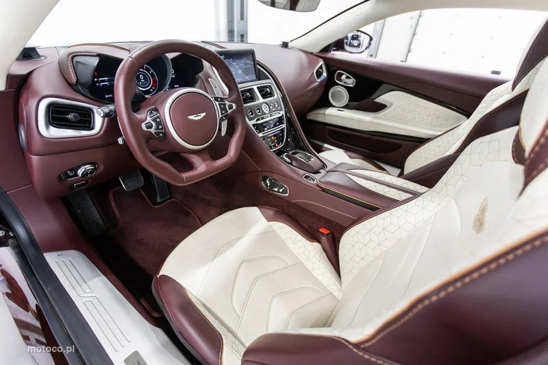Aston Martin DBS 25