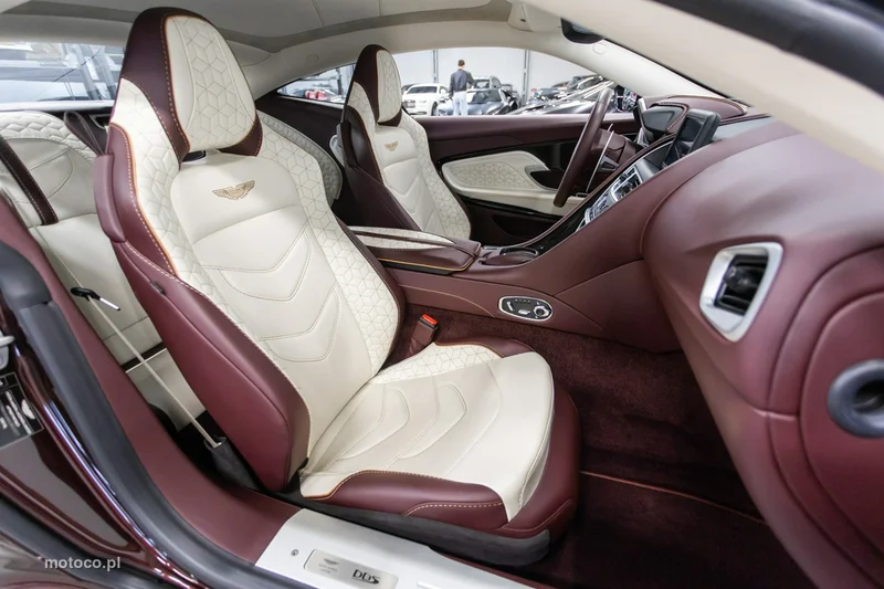 Aston Martin DBS 29