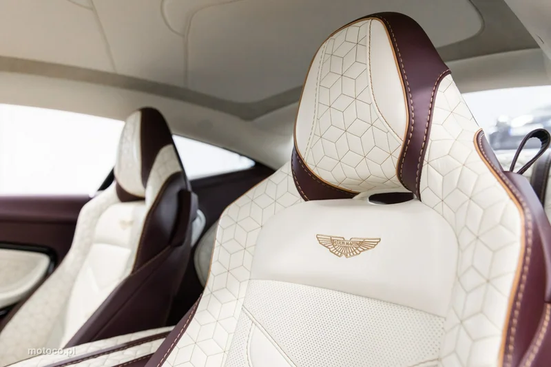 Aston Martin DBS 35