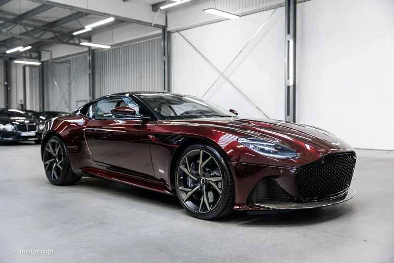 Aston Martin DBS 42
