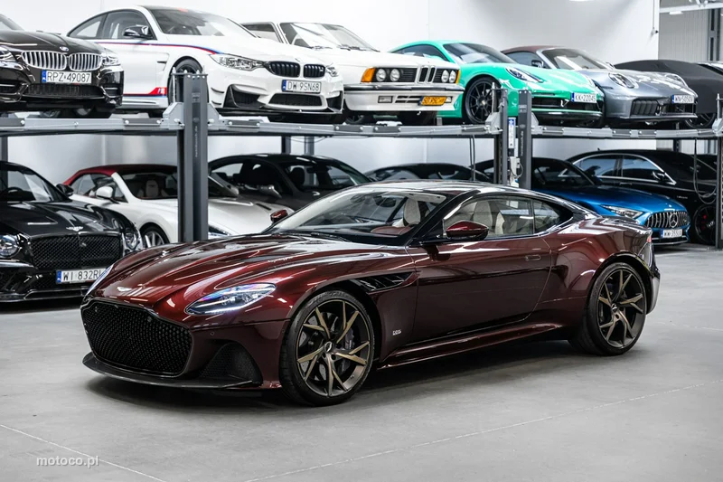Aston Martin DBS 43