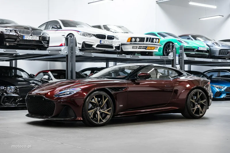 Aston Martin DBS 44