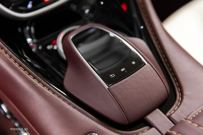 Aston Martin DBS 62