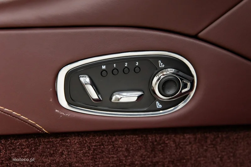 Aston Martin DBS 72