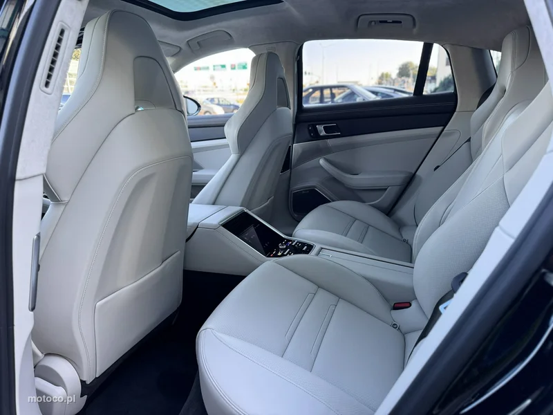 Porsche Panamera 971 16