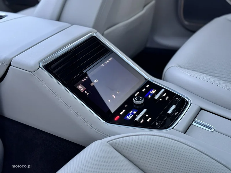 Porsche Panamera 971 17