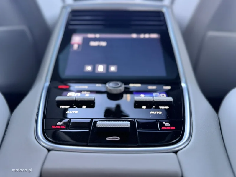 Porsche Panamera 971 24