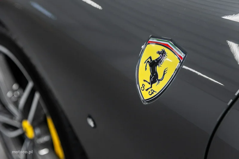 Ferrari Roma Spider 16