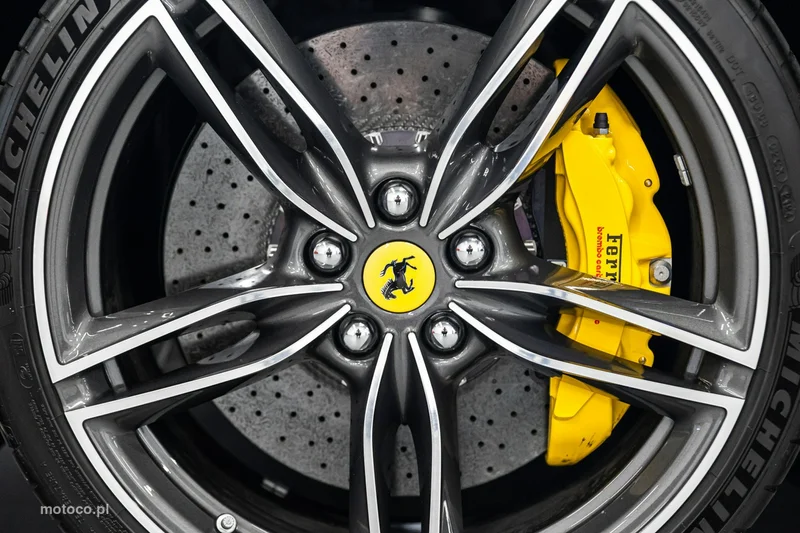 Ferrari Roma Spider 17