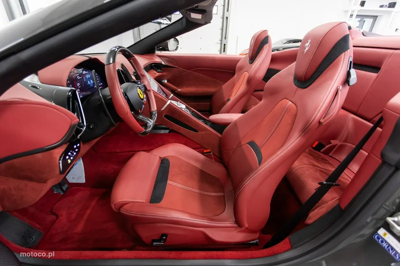 Ferrari Roma Spider 25