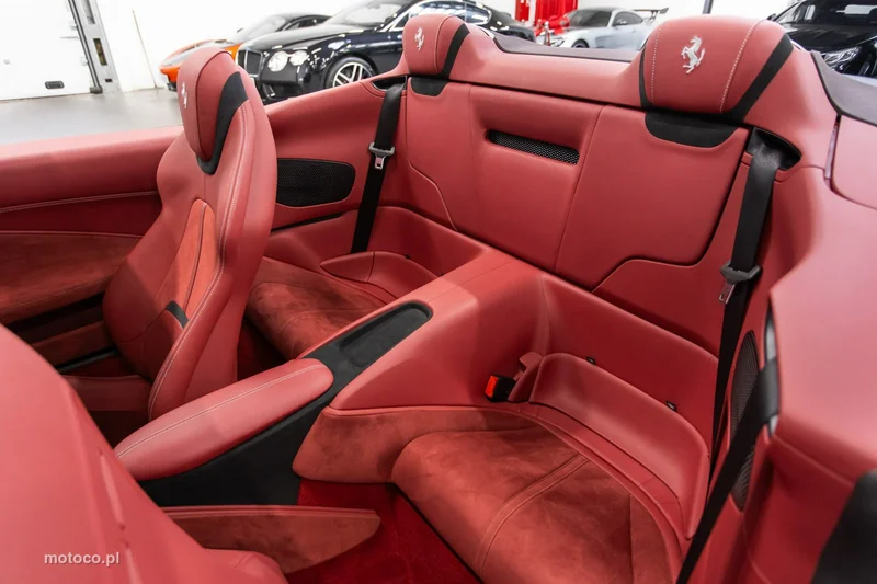 Ferrari Roma Spider 26