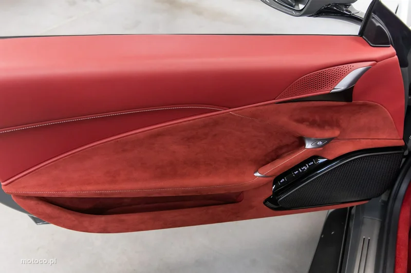 Ferrari Roma Spider 31
