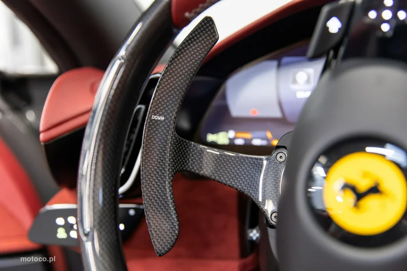 Ferrari Roma Spider 33