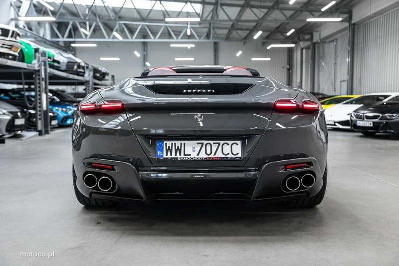 Ferrari Roma Spider 8