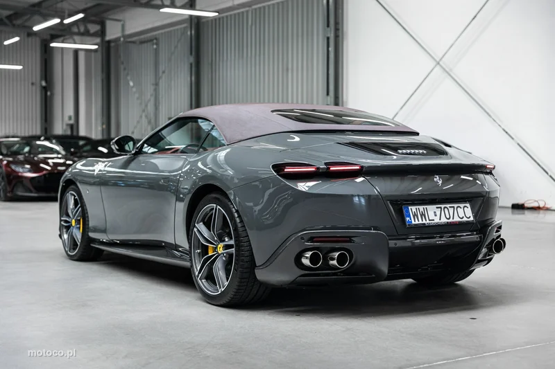 Ferrari Roma Spider 10