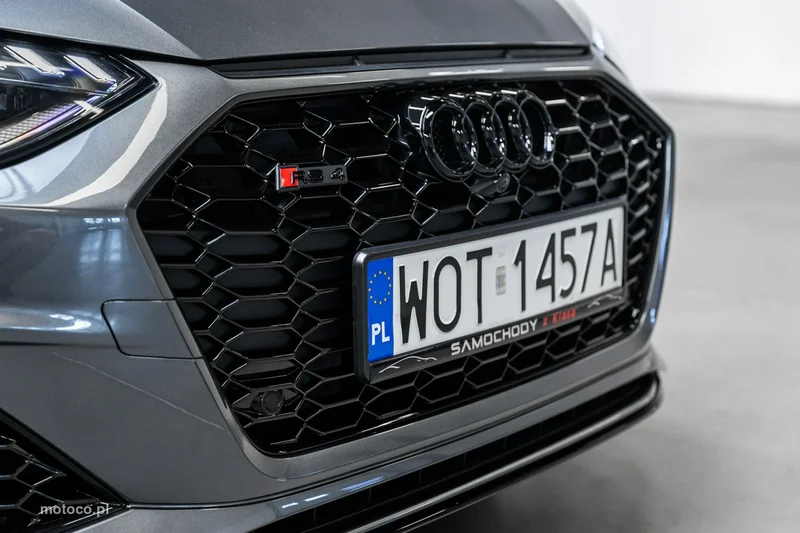 Audi RS4 B9 12