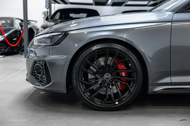 Audi RS4 B9 13
