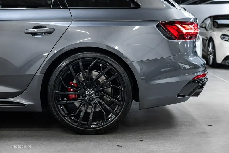 Audi RS4 B9 14