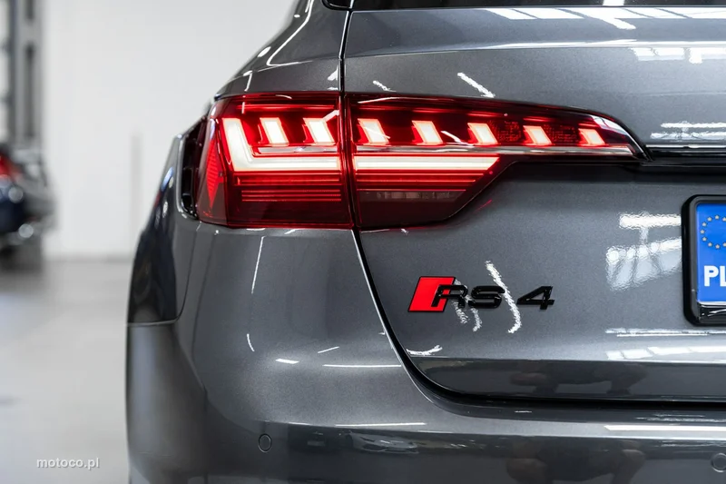 Audi RS4 B9 16