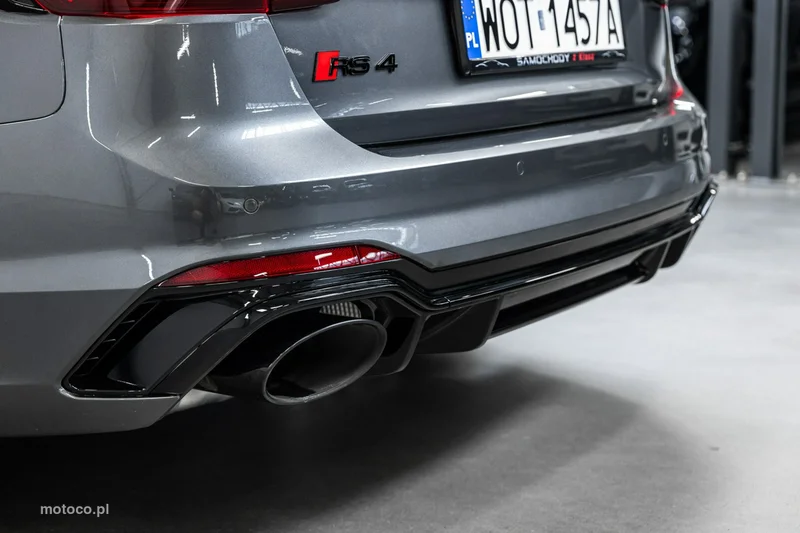 Audi RS4 B9 17