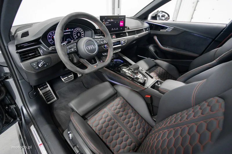 Audi RS4 B9 19