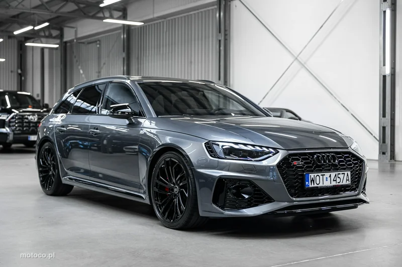 Audi RS4 B9 3