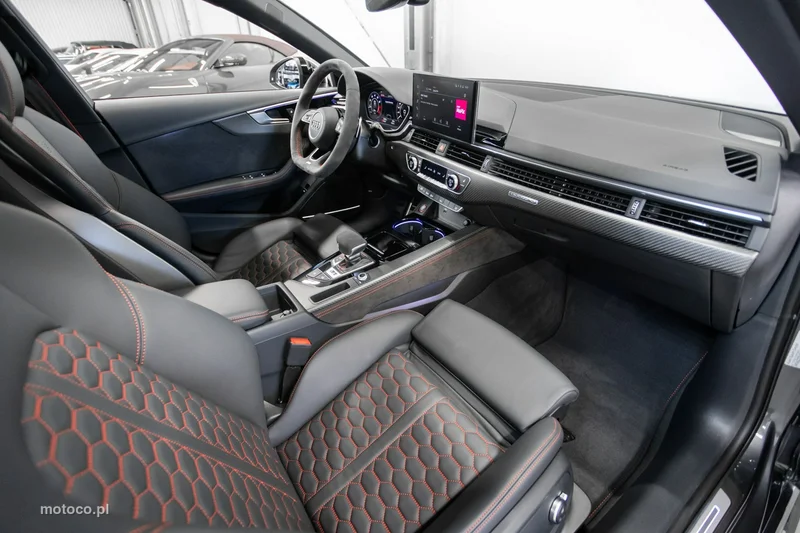 Audi RS4 B9 21