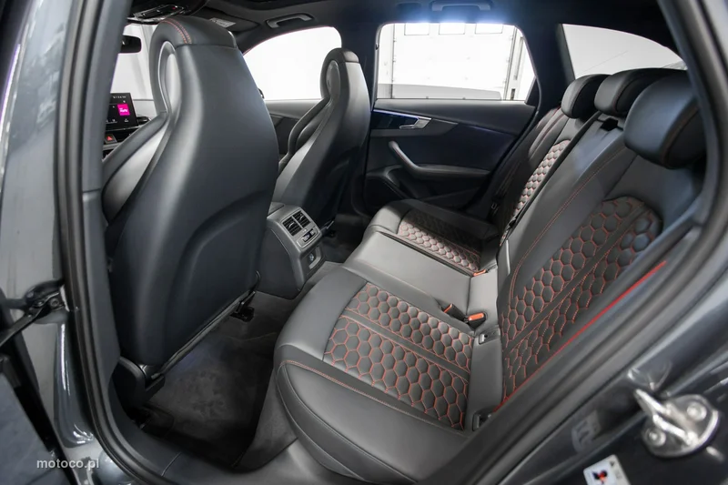 Audi RS4 B9 24