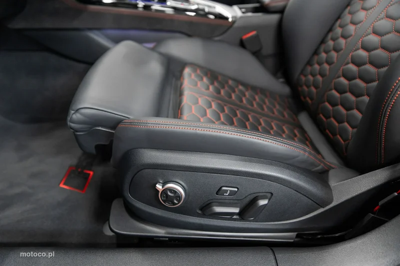 Audi RS4 B9 30