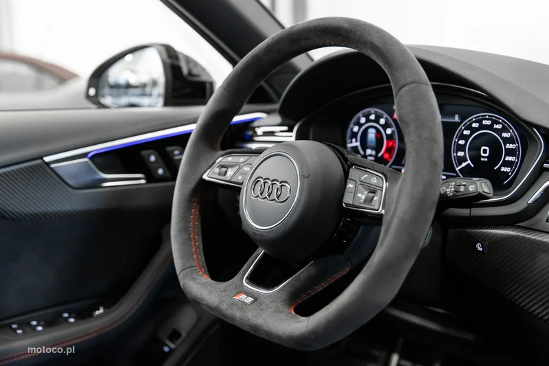 Audi RS4 B9 36