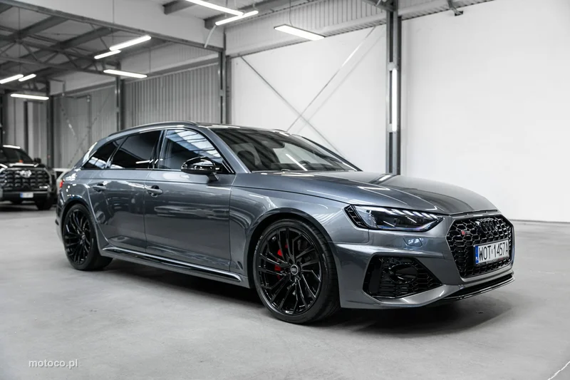 Audi RS4 B9 41