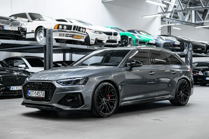 Audi RS4 B9 43