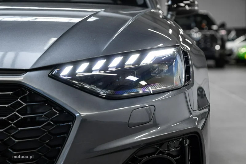 Audi RS4 B9 48