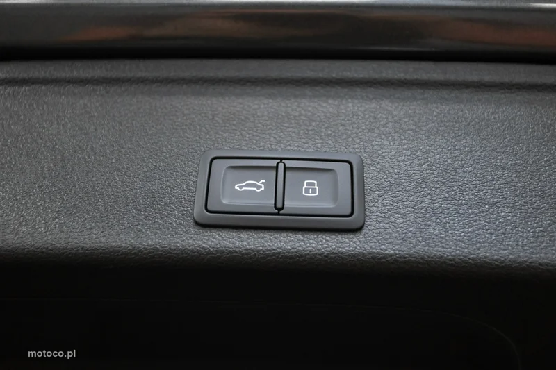 Audi RS4 B9 56