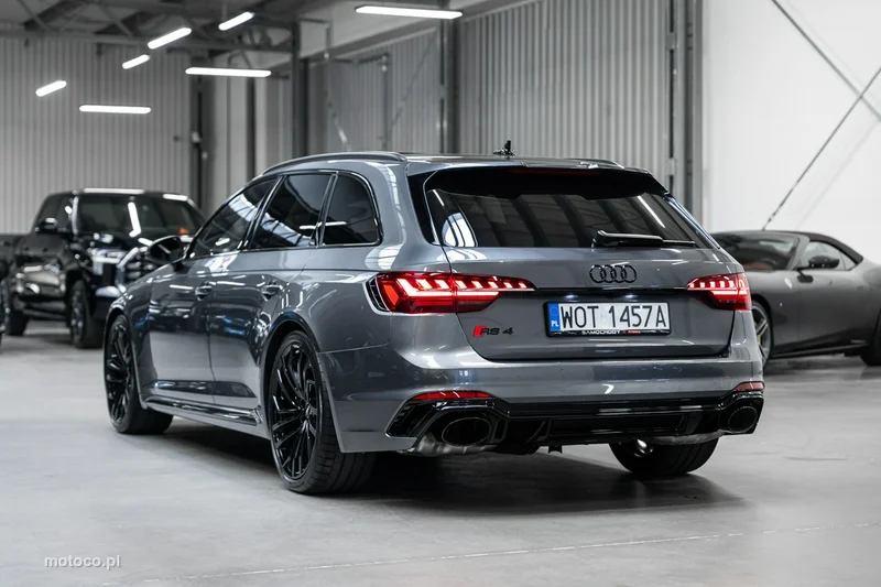 Audi RS4 B9 7