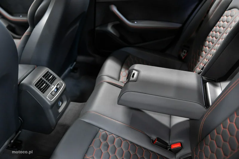 Audi RS4 B9 69