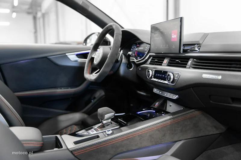 Audi RS4 B9 70