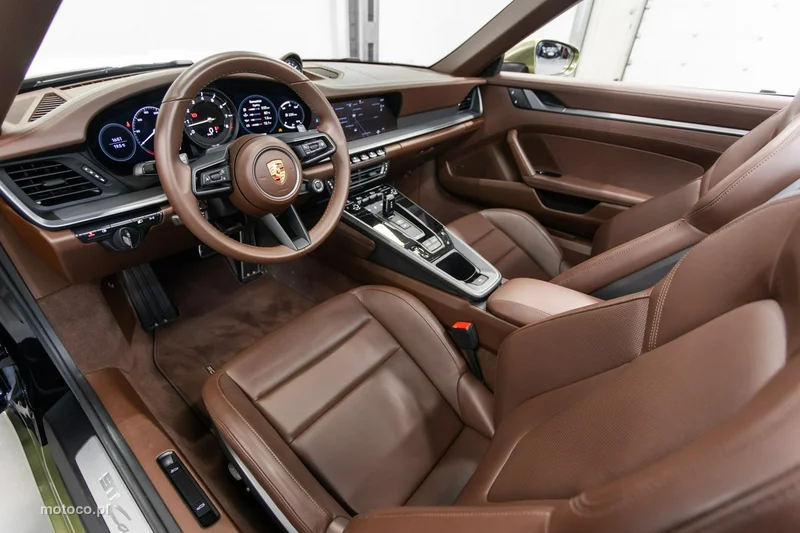 Porsche 911 992 22