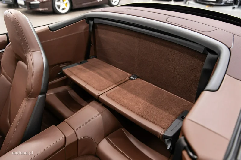 Porsche 911 992 65