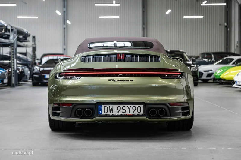 Porsche 911 992 10