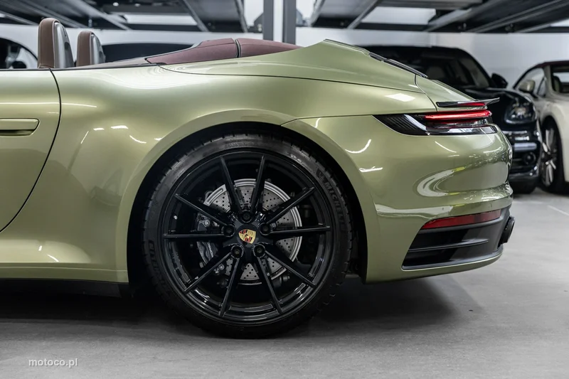 Porsche 911 992 18