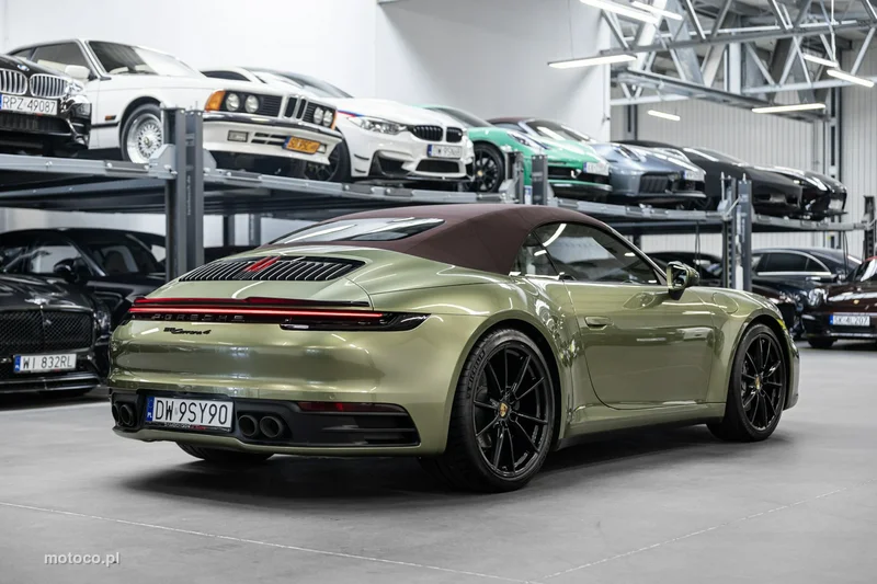 Porsche 911 992 8