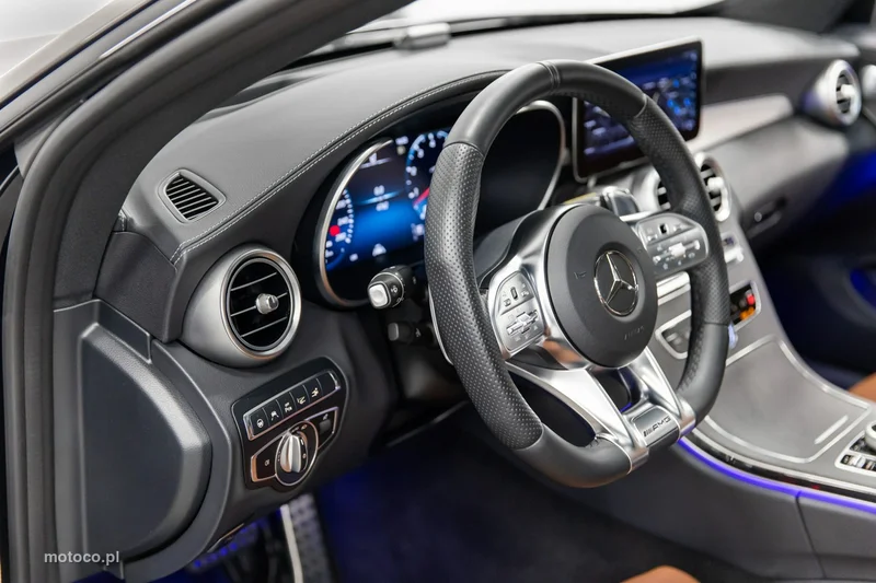 Mercedes-Benz Klasa C W205 C 43 AMG 29