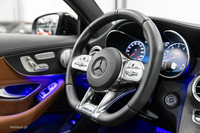 Mercedes-Benz Klasa C W205 C 43 AMG 68
