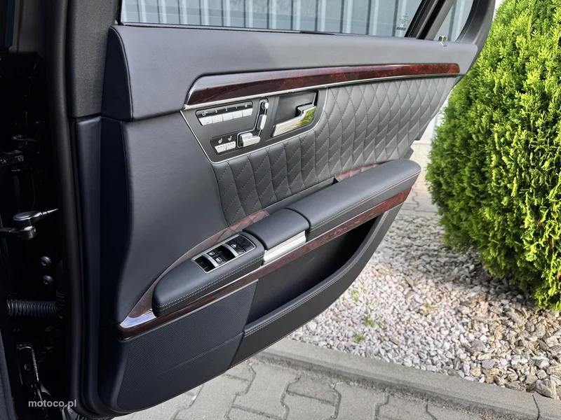Mercedes-Benz Klasa S W221 S 65 AMG 44