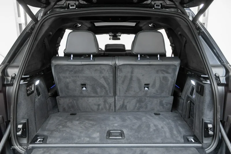 BMW X7 G07 23